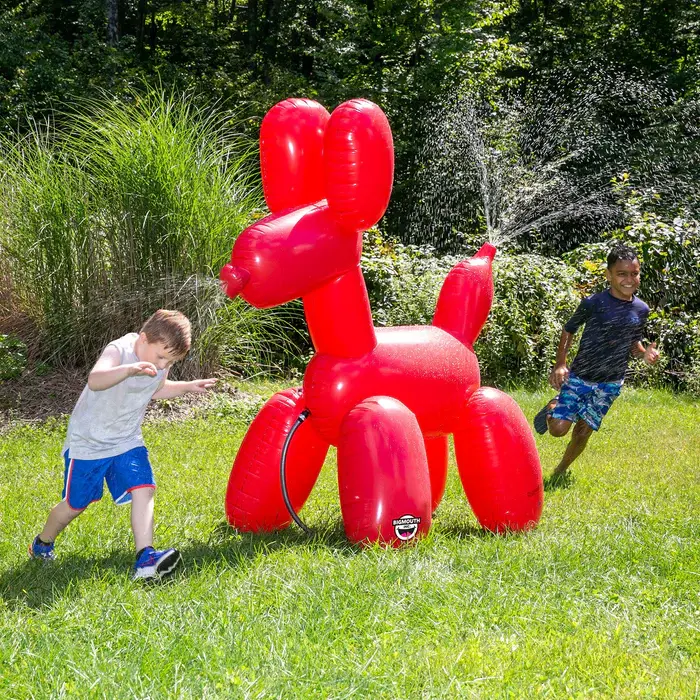 Balloon Dog-Shaped Garden Sprinkler 1