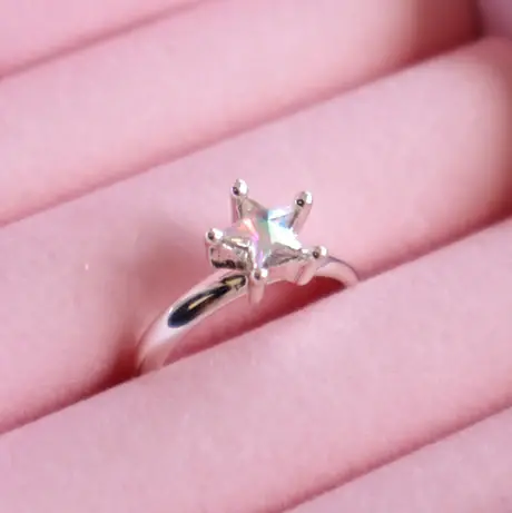 Crystal-Embellished Star-Shaped Ring 1