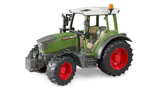 Fendt 211 Tractor Model – Detailed Replica 1