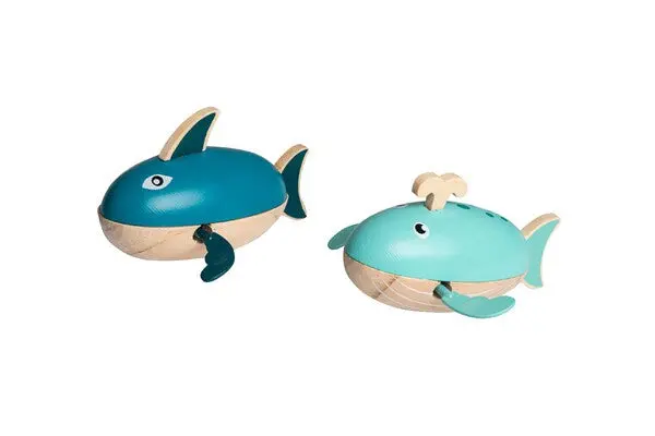 Mechanical Wind-Up Shark Toy For Water Play 1