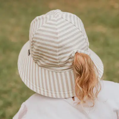 Natural Stripe Ponytail Bucket Hat For Comfortable Outdoor Wear 1